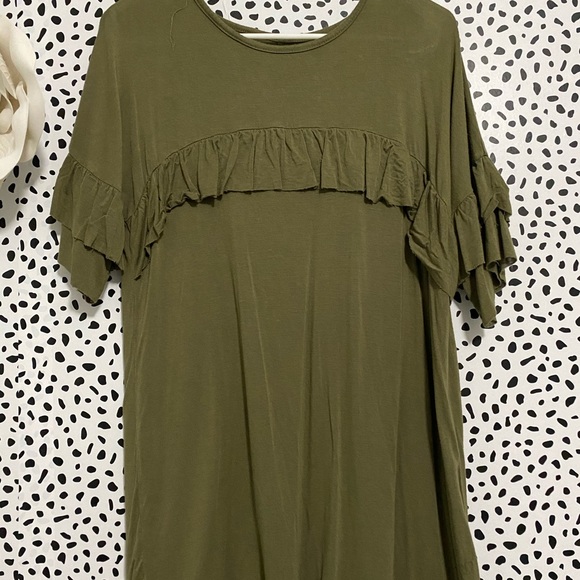 Green top - Picture 1 of 1